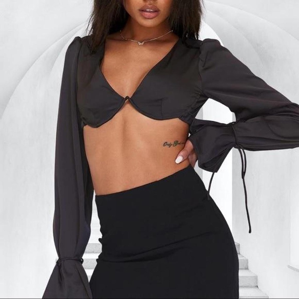 NWT new with tags Brodie cropped long sleeve top Princess Polly US 2